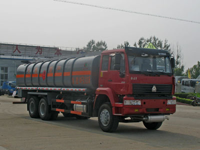 重汽后雙橋12噸加油車(chē)/17.9立方米運(yùn)油車(chē) 專用運(yùn)輸領(lǐng)域的可靠伙伴
